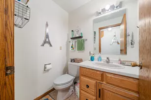 68 Valerie Dr, Appleton, WI 54915 - Photo 9