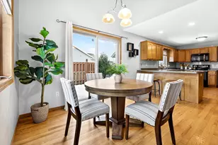 1868 Martingale Ln, Neenah, WI 54956 - Photo 9