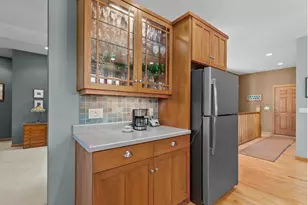 924 E Pondview Ct, Appleton, WI 54913 - Photo 5