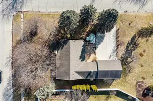 1101 Park Village Dr, Neenah, WI 54956 - Photo 53