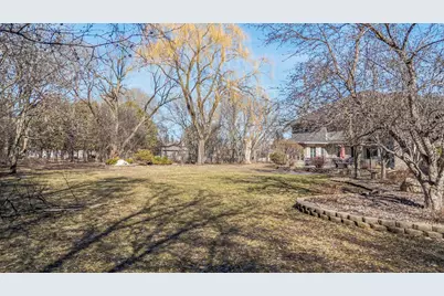 1051 S Oakwood Road, Oshkosh, WI 54904 - Photo 53