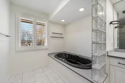 1051 S Oakwood Road, Oshkosh, WI 54904 - Photo 41