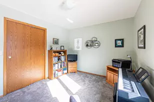 2211 Virginia Dr, Manitowoc, WI 54220 - Photo 19