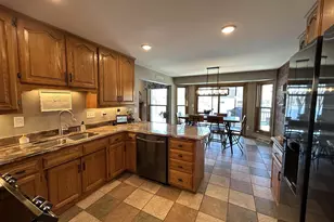 2169 Kensington Dr, Green Bay, WI 54311 - Photo 9