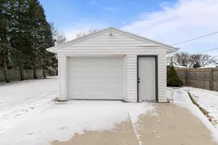 1538 N 27th St, Sheboygan, WI 53081 - Photo 3