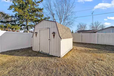 225 Center Street, North Fond du Lac, WI 54937 - Photo 31