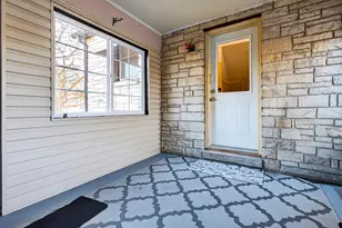 934 W 9th Ave, Oshkosh, WI 54902 - Photo 31