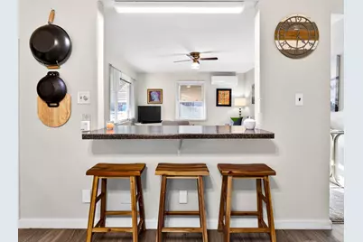 934 W 9th Avenue, Oshkosh, WI 54902 - Photo 9