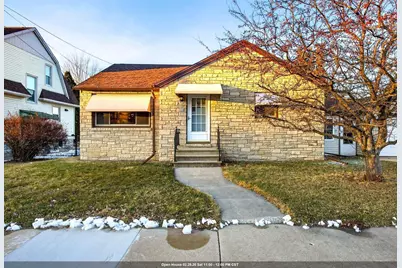 934 W 9th Avenue, Oshkosh, WI 54902 - Photo 1