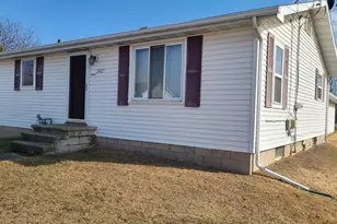 2427 Memorial Dr, Green Bay, WI 54303 - Photo 1