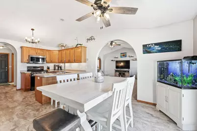 2060 Meadowview Street, Kaukauna, WI 54130 - Photo 7