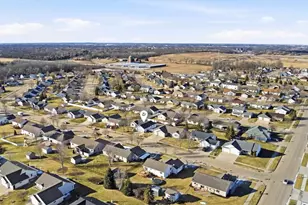 2060 Meadowview St, Kaukauna, WI 54130 - Photo 39