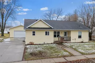 867 Plank Rd, Menasha, WI 54952 - Photo 1