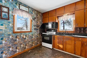 W1350 Cottonville Ct, Berlin, WI 54923 - Photo 13