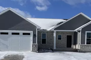 882 Whisper Falls Ln, Menasha, WI 54952 - Photo 1