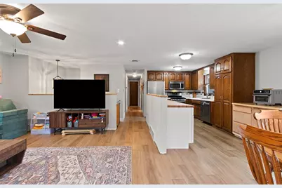 1945 Everbreeze Road, Green Bay, WI 54304 - Photo 7