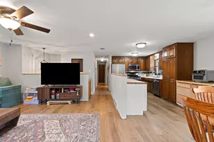 1945 Everbreeze Rd, Green Bay, WI 54304 - Photo 7