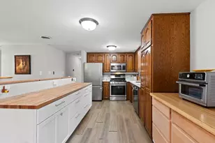 1945 Everbreeze Rd, Green Bay, WI 54304 - Photo 11