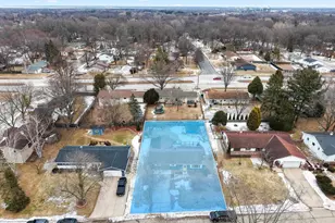 1945 Everbreeze Rd, Green Bay, WI 54304 - Photo 3