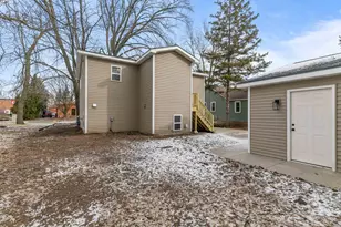 305 W Smith Ave, Oshkosh, WI 54901 - Photo 29