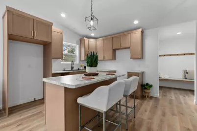 305 W Smith Avenue, Oshkosh, WI 54901 - Photo 9