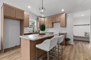 305 W Smith Ave, Oshkosh, WI 54901 - Photo 9