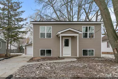 305 W Smith Avenue, Oshkosh, WI 54901 - Photo 1