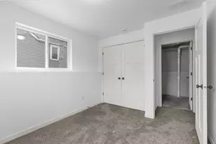 305 W Smith Ave, Oshkosh, WI 54901 - Photo 25