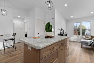 305 W Smith Avenue, Oshkosh, WI 54901 - Photo 7