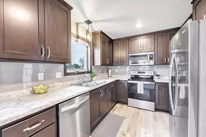 1231 S Greenwood Avenue, Green Bay, WI 54304 - Photo 9