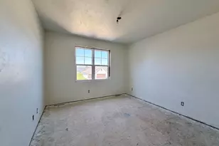 W5875 Delta Dr, Menasha, WI 54952 - Photo 9