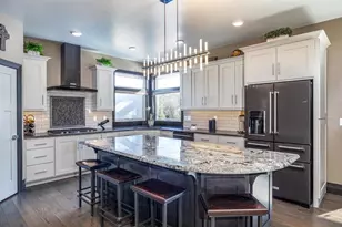 405 Woodfield Prairie Way, Hobart, WI 54155 - Photo 3