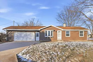 950 Clover St, Menasha, WI 54952 - Photo 1