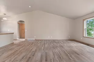 4945 Water Mint Way, Green Bay, WI 54313 - Photo 9