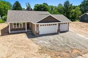1632 Emerson Ct, Green Bay, WI 54313 - Photo 1