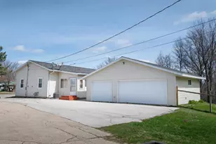 406 E Main St, Gillett, WI 54124 - Photo 3