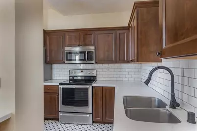 105 Washington Avenue #102, Oshkosh, WI 54901 - Photo 9