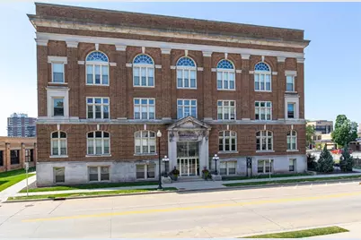 105 Washington Avenue #304, Oshkosh, WI 54901 - Photo 1