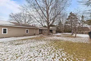 3225 N Abendroth St, Appleton, WI 54914 - Photo 9