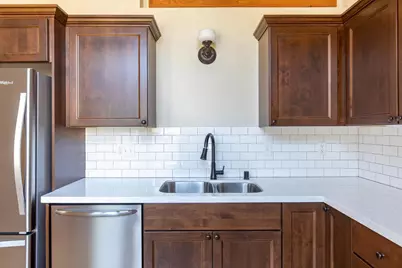 105 Washington Avenue #103, Oshkosh, WI 54901 - Photo 9