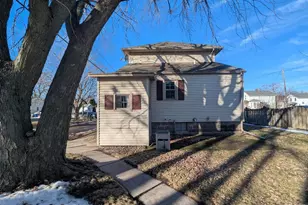 120 Bay St, Oshkosh, WI 54901 - Photo 3