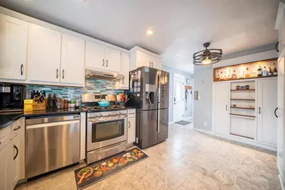 1617 W 9th Avenue, Oshkosh, WI 54902 - Photo 3