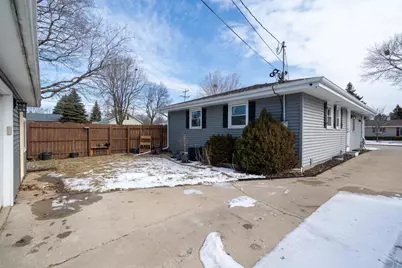 1617 W 9th Avenue, Oshkosh, WI 54902 - Photo 23