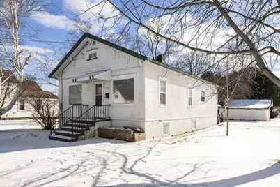 1513 28th Avenue, Menominee, MI 49858 - Photo 1