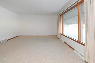432 N Locust St, Green Bay, WI 54303 - Photo 5