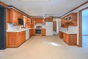 432 N Locust St, Green Bay, WI 54303 - Photo 7