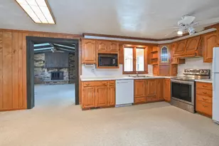 432 N Locust St, Green Bay, WI 54303 - Photo 9