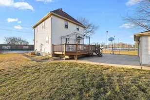 609 Grove St, Beaver Dam, WI 53916 - Photo 21