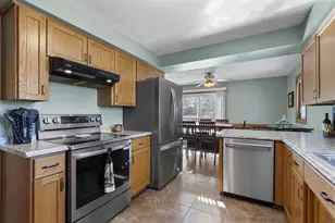 3033 W Hiawatha Dr, Appleton, WI 54914 - Photo 3