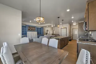 2125 Fox Pt Cir, De Pere, WI 54115 - Photo 21